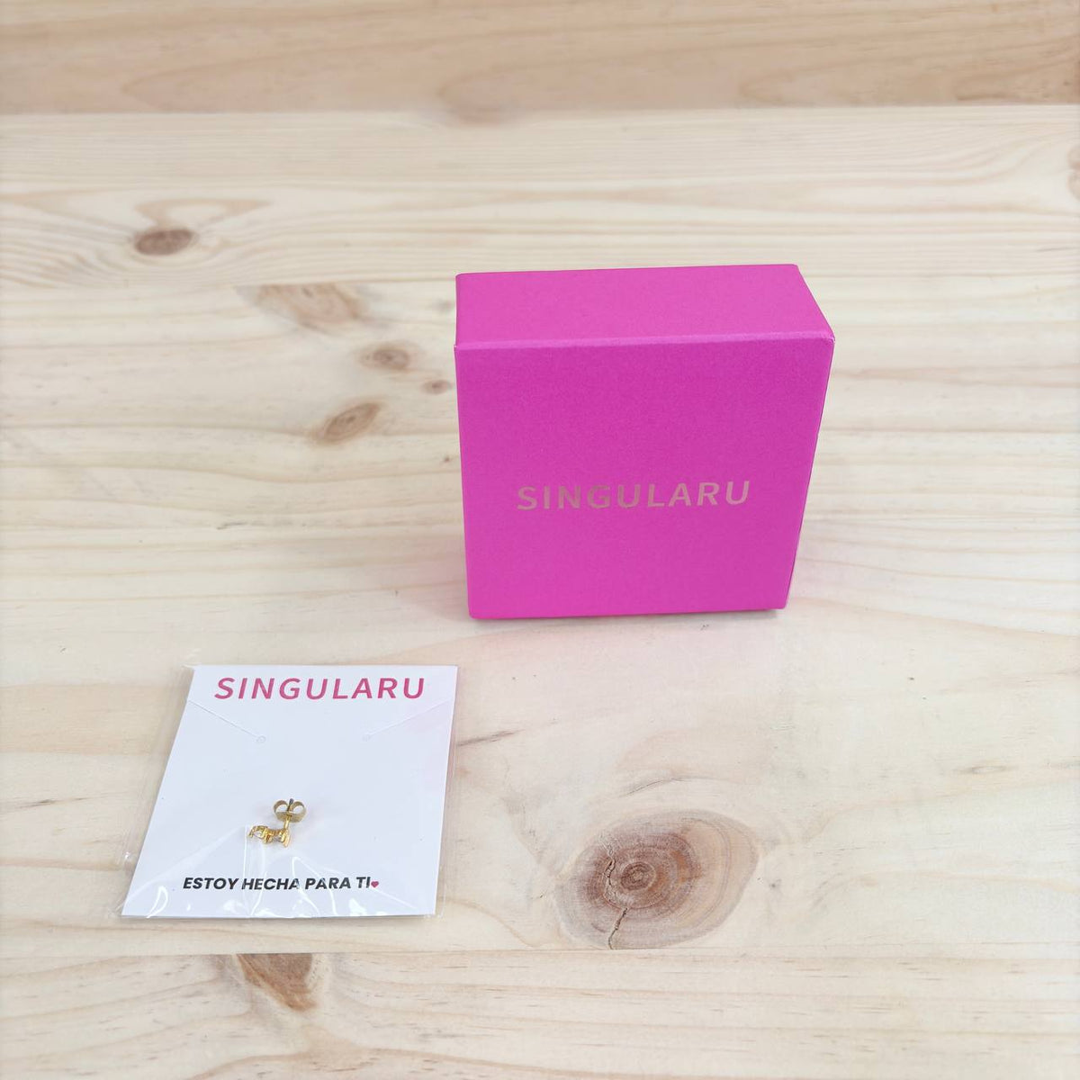 SINGULARU - Pendiente Suelto Triple Spark. Plat...