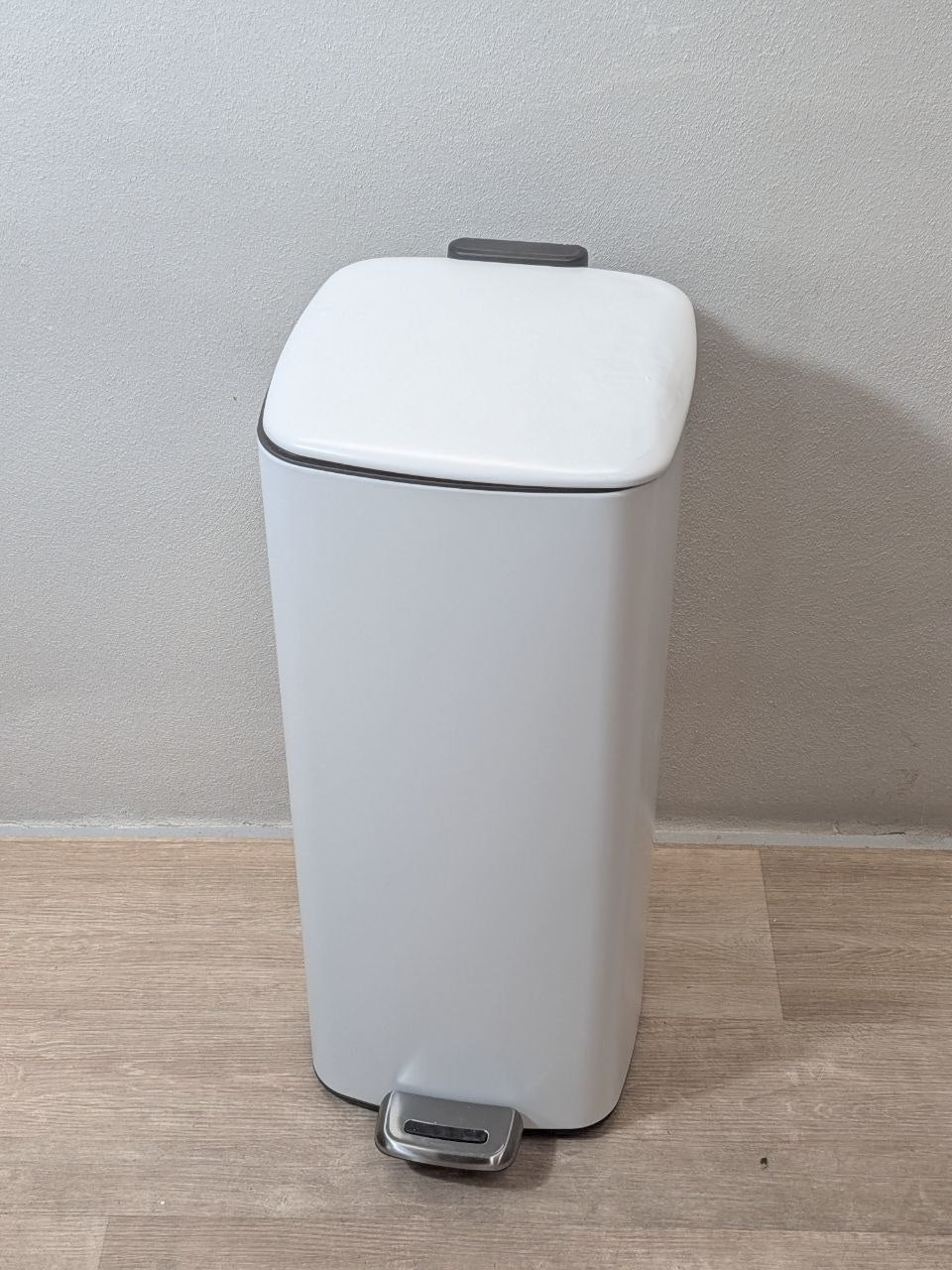 Cubo Basura Pedal Amig Artvin 30L Blanco