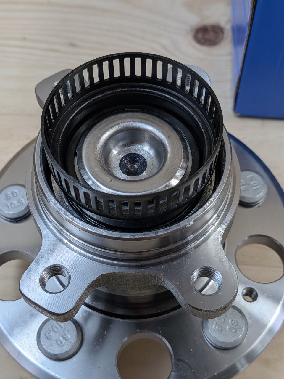 Kit Rodamiento Rueda SKF VKBA 6905 Trasero ABS