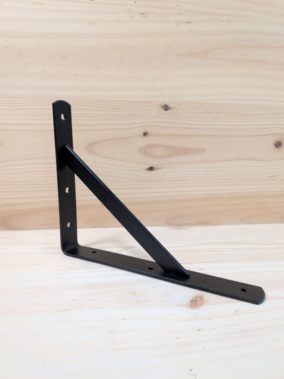 Escuadra Amig Modelo 9 250x200mm Acero Negro