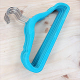 Amazon Basics Perchas Antideslizantes de Tercio... - foto 5