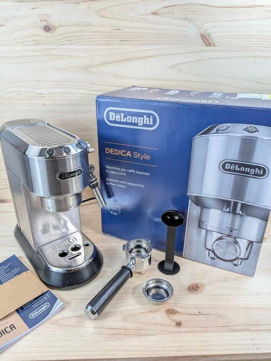 De'Longhi Dedica EC685.M - Cafetera Espresso Metal - foto 1